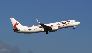 P2-PXE (33024) 2005 Boeing 737-8BK(WL)