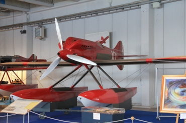 MM105 / 10 (3) Macchi M-67