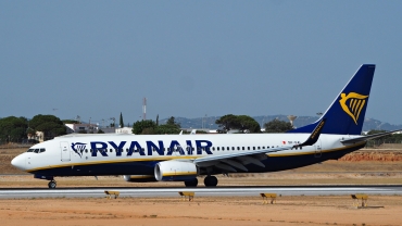 9H-QAL (44790) 2017 Boeing 737-8AS WL