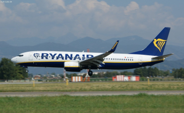 9H-QDZ (44788) 2017 Boeing 737-8AS(WL)