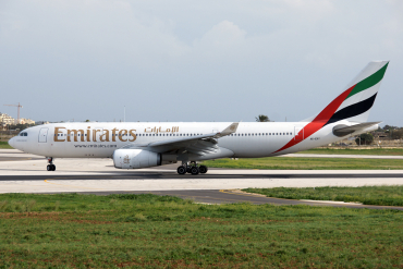 A6-EKY (328) 2000 Airbus A330-243