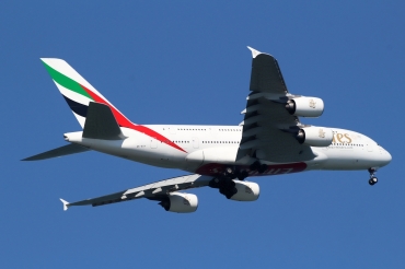 A6-EOV  (206) 2016 Airbus A380-861