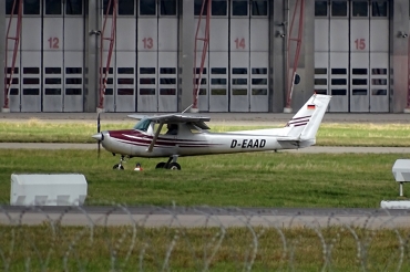 D-EAAD, (cn 15281564), Cessna 152