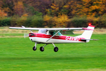 G-AVMD (150-65504) Cessna 150G