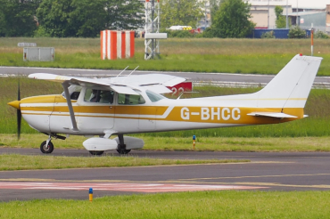 G-BHCC (172-66711) 1976 Cessna 172M Skyhawk