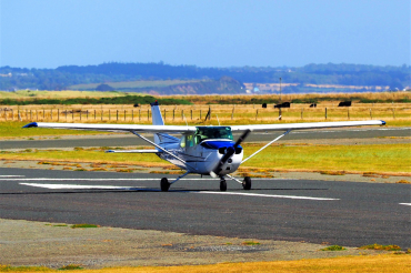 G-BOIY (172-67738) 1976 Cessna 172N
