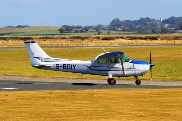 G-BOIY (172-67738) 1976 Cessna 172N