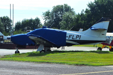 G-FLPI (205) 1974 Rockwell Commander 112