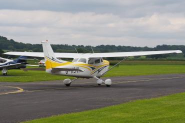 G-HSVI (0487) 1967 Reims-Cessna FR172J Reims Rocket