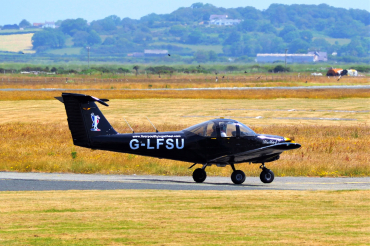 G-LFSU (38-81A0037) 1981 Piper PA-38-112 Tomahawk