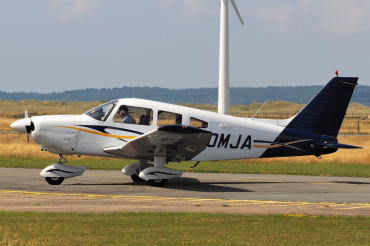 G-OMJA (28-7690328) 1976 Piper PA-28-181 Cherokee Archer II