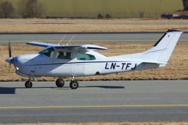 LN-TFJ (21063655) Cessna T210N Centurion
