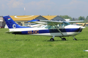 HA-DIC (18264059) Cessna 182P Skylane