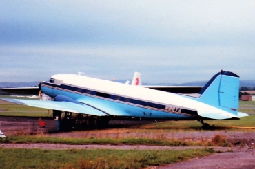 N88YA (9995) 1943 Douglas C-47A Skytrain