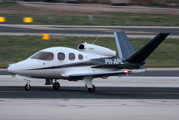 PH-APL (0111) Cirrus SF50 VisionJet
