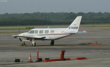 N7090B (31-7752075) 1977 Piper PA-31-350 Chieftain