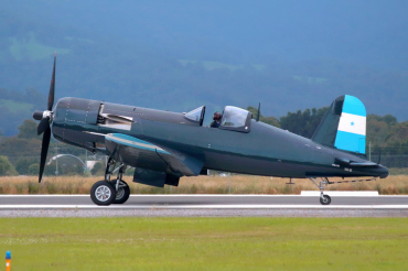 VH-III (A10-353) 1951 Chance Vought F4U-5NL Corsair
