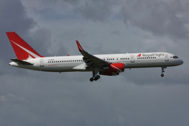 VQ-BTM (26253) 1999 Boeing 757-256(WL)