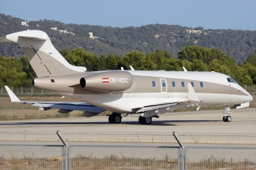 OE-HDC (20310) 2011 Bombardier Challenger 300