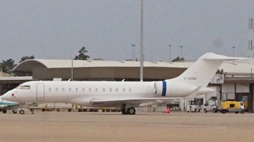 C-GHSW (cn 9640) Bombardier BD-700
