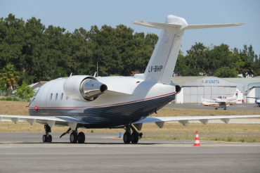 LV-BHP (5493) 2001 Bombardier Challenger 604