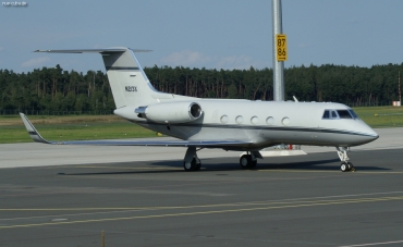 N213X (9073) 2000 Bombardier BD-700-1A10 Global 6000