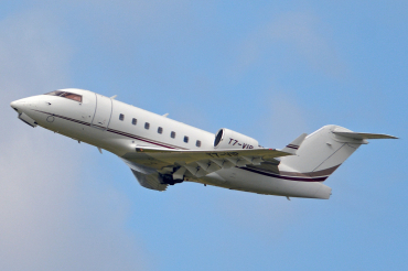 T7-VIP (5649) 2005 Bombardier CL-600-2B16 Challenger 604