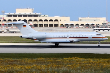 14+02 (9404) 2010 Bombardier Global 5000
