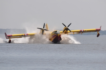 F-ZBFW (2014) 1995 Canadair CL-415
