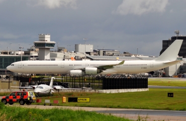 G-VSHY (383) 2002 Airbus A340-642