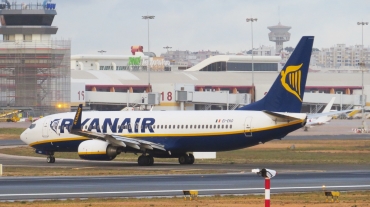 EI-EKO (35027) 2010 Boeing 737-8AS(WL)