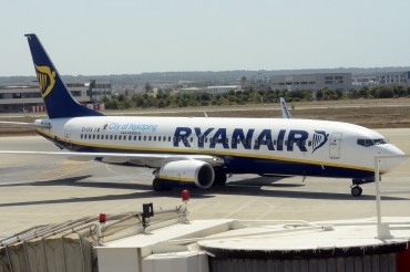 EI-EFA (35005) 2009 Boeing 737-8AS(WL)