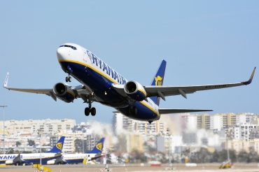 EI-DPM (33640) 2007 Boeing 737-8AS(WL)