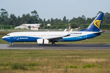 EI-DCL (33806) 2004 Boeing 737-8AS(WL)