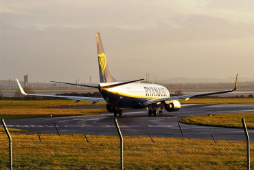 EI-EFE (37533) 2009 Boeing 737-8AS(WL)