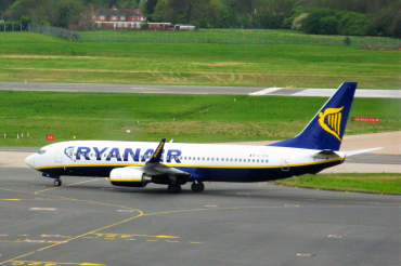 EI-EKG (35021) 2010 Boeing 737-8AS(WL)