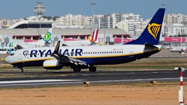 EI-FTD (cn 44754) Boeing 737-8AS