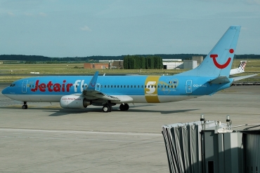 OO-VAC (33014) 2003 Boeing 737-8BK(WL)