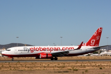 G-SAAW (32841) Boeing 737-8Q8(WL)