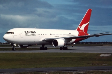 VH-EAJ (23304) 1985 Boeing 767-238(ER)