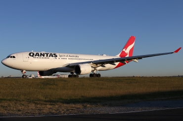 VH-EBF (853) 2007 Airbus A330-202