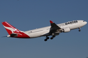 VH-EBK (945) 2008 Airbus A330-202