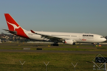 VH-EBD (513) 2003 Airbus A330-201