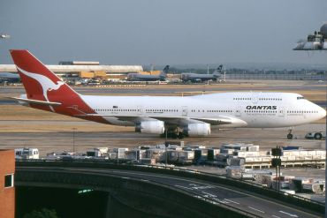 VH-OJJ (24974) 1991 Boeing 747-438