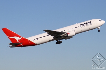 VH-OGM (25575) 1992 Boeing 767-338(ER)