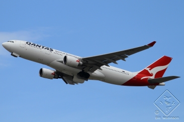 VH-EBI (898) 2008 Airbus A330-202