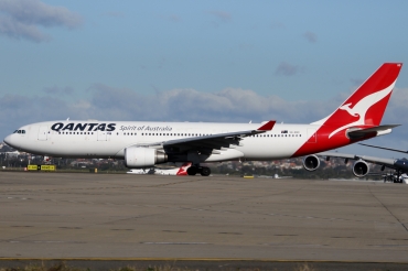 VH-EBD (513) 2003 Airbus A330-201