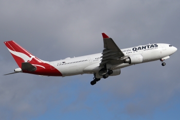 VH-EBF (853) 2007 Airbus A330-202