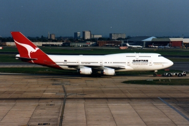 VH-OJP (25545) 1992 Boeing 747-438