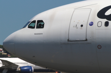 VH-QPA (553) 2003 Airbus A330-303